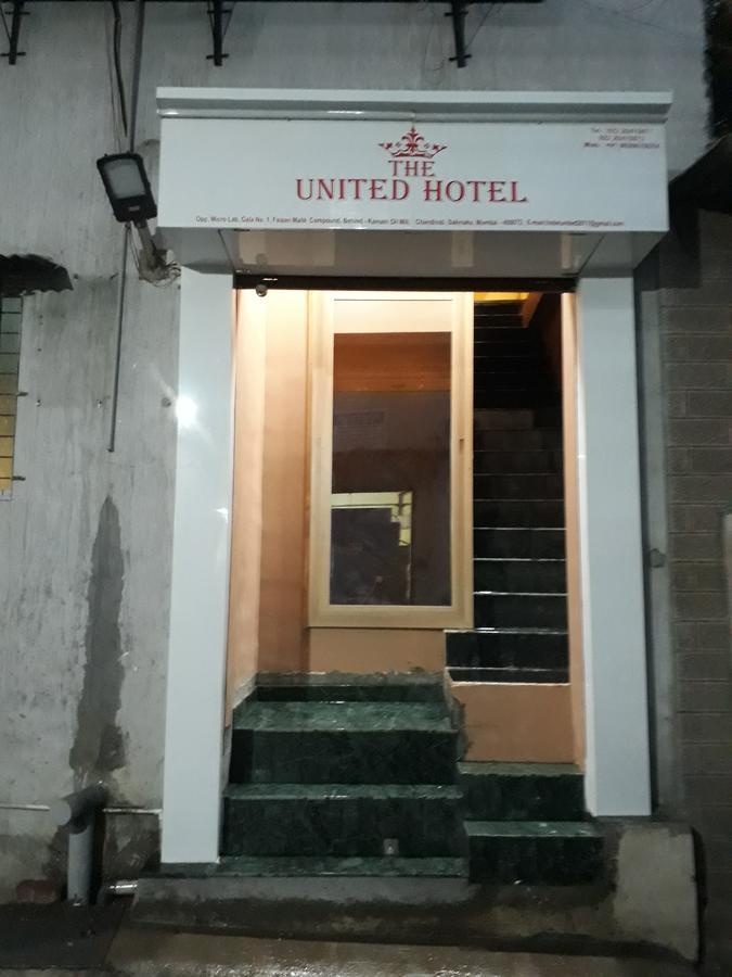 The United Hotel Мумбай Екстериор снимка